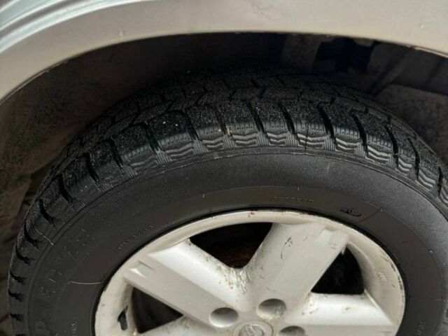 Серый Ниссан ИксТрейл, объемом двигателя 2.2 л и пробегом 191 тыс. км за 4600 $, фото 11 на Automoto.ua