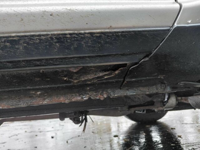 Серый Ниссан ИксТрейл, объемом двигателя 2.2 л и пробегом 485 тыс. км за 3500 $, фото 6 на Automoto.ua