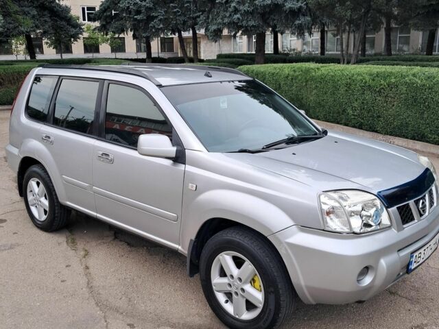 Сірий Ніссан ІксТрейл, об'ємом двигуна 0 л та пробігом 207 тис. км за 7200 $, фото 1 на Automoto.ua