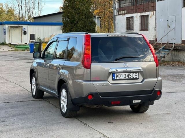 Серый Ниссан ИксТрейл, объемом двигателя 2 л и пробегом 210 тыс. км за 3450 $, фото 6 на Automoto.ua