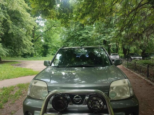 Серый Ниссан ИксТрейл, объемом двигателя 2.2 л и пробегом 300 тыс. км за 4900 $, фото 12 на Automoto.ua