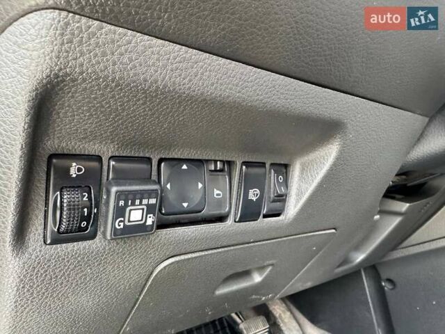 Серый Ниссан ИксТрейл, объемом двигателя 2 л и пробегом 209 тыс. км за 6800 $, фото 20 на Automoto.ua