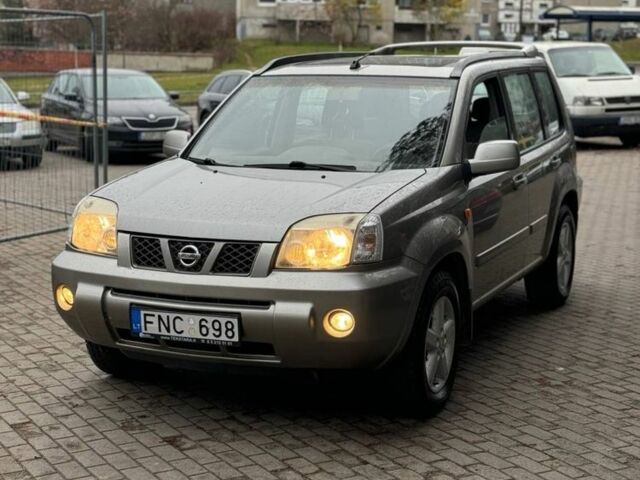 Серый Ниссан ИксТрейл, объемом двигателя 2.2 л и пробегом 191 тыс. км за 4600 $, фото 1 на Automoto.ua