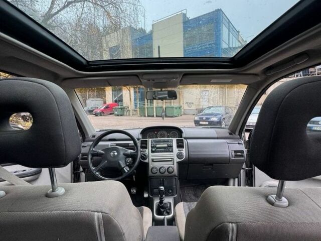 Серый Ниссан ИксТрейл, объемом двигателя 2.2 л и пробегом 191 тыс. км за 4600 $, фото 13 на Automoto.ua