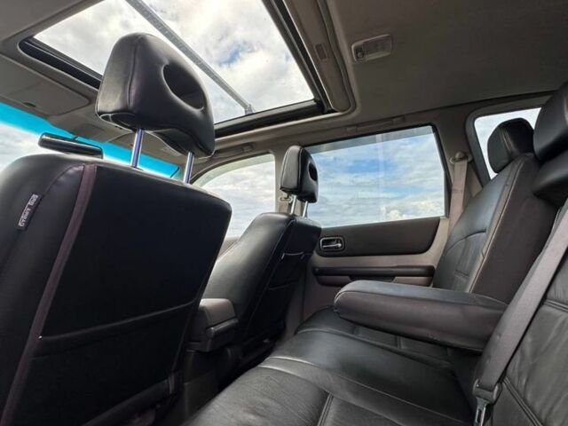 Серый Ниссан ИксТрейл, объемом двигателя 2.2 л и пробегом 230 тыс. км за 3899 $, фото 6 на Automoto.ua