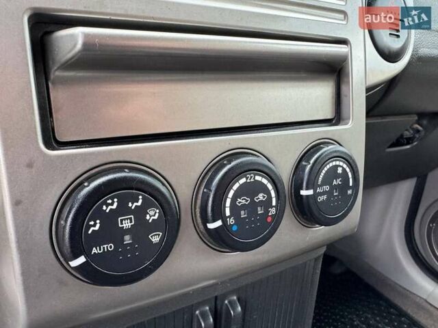 Серый Ниссан ИксТрейл, объемом двигателя 2 л и пробегом 209 тыс. км за 6800 $, фото 26 на Automoto.ua