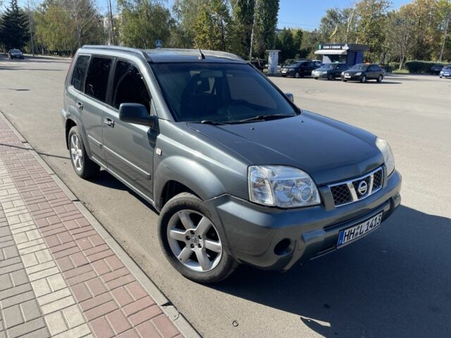 Сірий Ніссан ІксТрейл, об'ємом двигуна 2.2 л та пробігом 173 тис. км за 4000 $, фото 9 на Automoto.ua