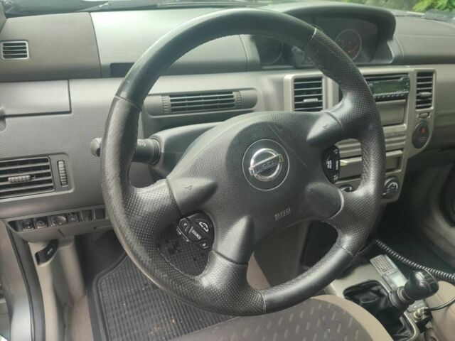 Серый Ниссан ИксТрейл, объемом двигателя 2.2 л и пробегом 300 тыс. км за 4900 $, фото 14 на Automoto.ua