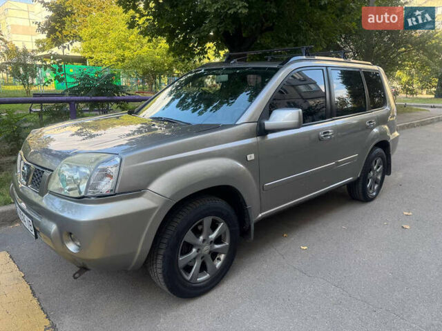 Серый Ниссан ИксТрейл, объемом двигателя 2 л и пробегом 283 тыс. км за 6500 $, фото 34 на Automoto.ua