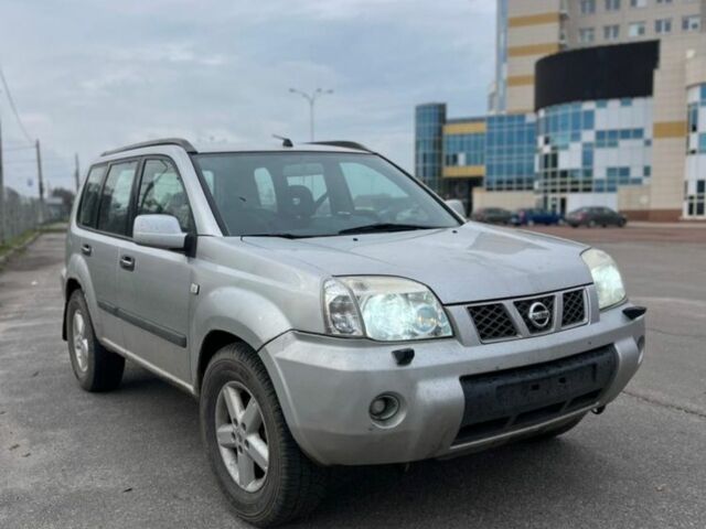 Сірий Ніссан ІксТрейл, об'ємом двигуна 2.2 л та пробігом 318 тис. км за 2500 $, фото 1 на Automoto.ua