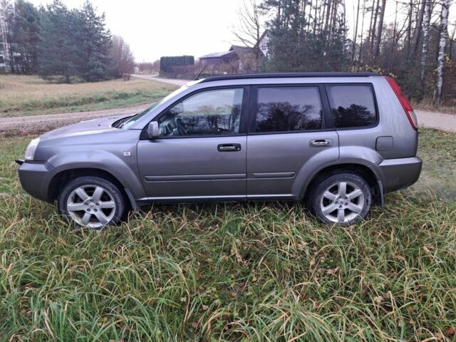 Серый Ниссан ИксТрейл, объемом двигателя 0 л и пробегом 307 тыс. км за 4000 $, фото 3 на Automoto.ua