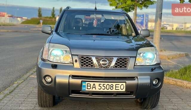 Серый Ниссан ИксТрейл, объемом двигателя 2.5 л и пробегом 360 тыс. км за 6417 $, фото 14 на Automoto.ua