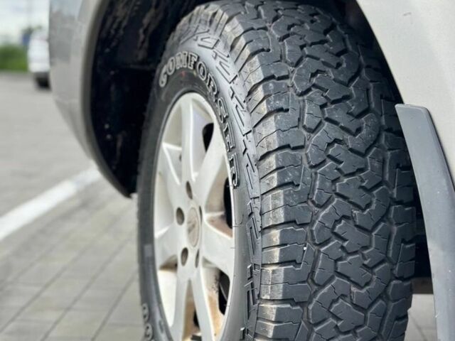 Серый Ниссан ИксТрейл, объемом двигателя 2.2 л и пробегом 230 тыс. км за 3899 $, фото 1 на Automoto.ua