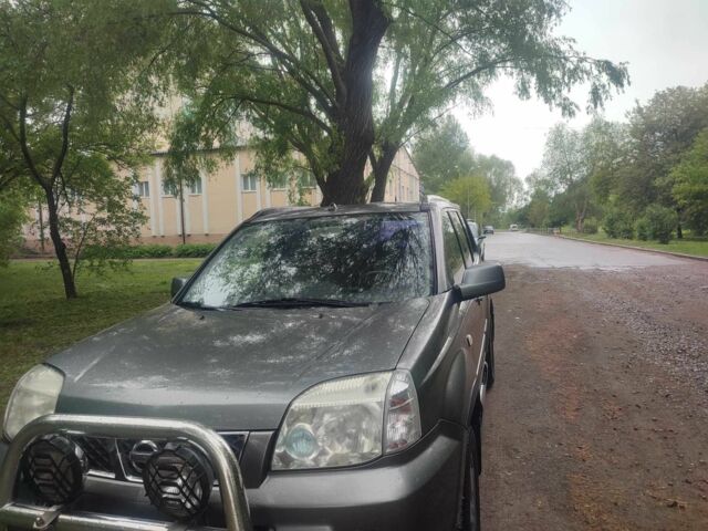 Серый Ниссан ИксТрейл, объемом двигателя 2.2 л и пробегом 3 тыс. км за 4800 $, фото 10 на Automoto.ua