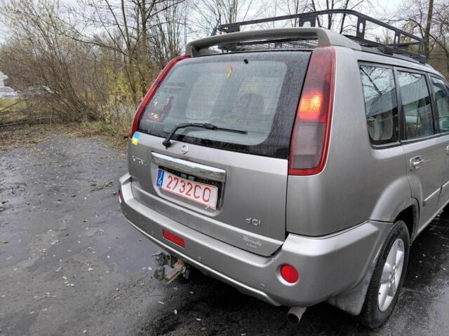 Серый Ниссан ИксТрейл, объемом двигателя 2.2 л и пробегом 485 тыс. км за 3500 $, фото 4 на Automoto.ua