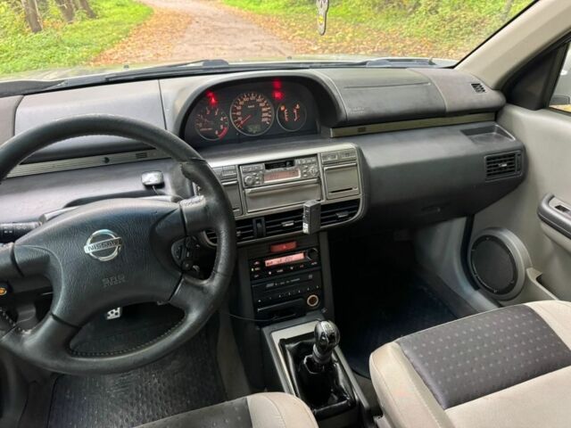 Сірий Ніссан ІксТрейл, об'ємом двигуна 0 л та пробігом 240 тис. км за 3999 $, фото 6 на Automoto.ua