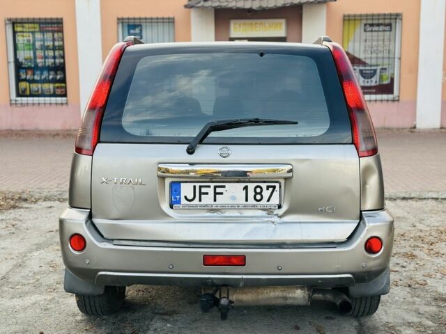 Серый Ниссан ИксТрейл, объемом двигателя 2.2 л и пробегом 280 тыс. км за 3400 $, фото 7 на Automoto.ua