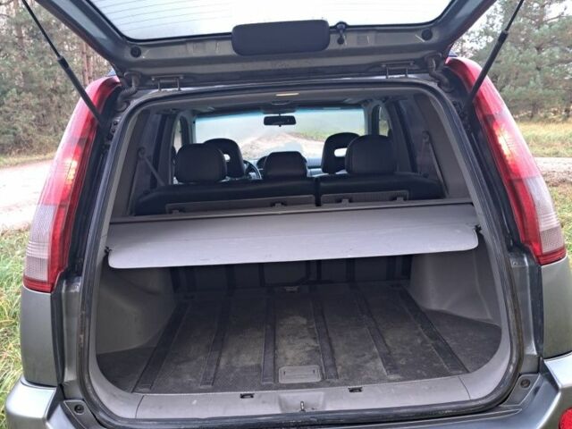 Серый Ниссан ИксТрейл, объемом двигателя 0 л и пробегом 307 тыс. км за 4000 $, фото 10 на Automoto.ua