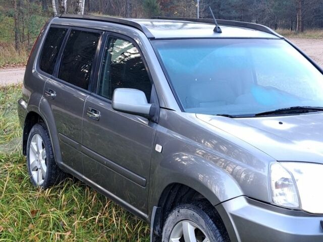 Серый Ниссан ИксТрейл, объемом двигателя 0 л и пробегом 307 тыс. км за 4000 $, фото 4 на Automoto.ua