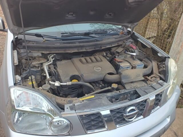 Сірий Ніссан ІксТрейл, об'ємом двигуна 2 л та пробігом 258 тис. км за 5400 $, фото 5 на Automoto.ua