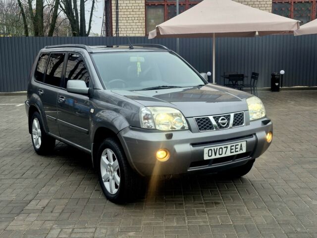 Серый Ниссан ИксТрейл, объемом двигателя 2 л и пробегом 160 тыс. км за 3550 $, фото 4 на Automoto.ua