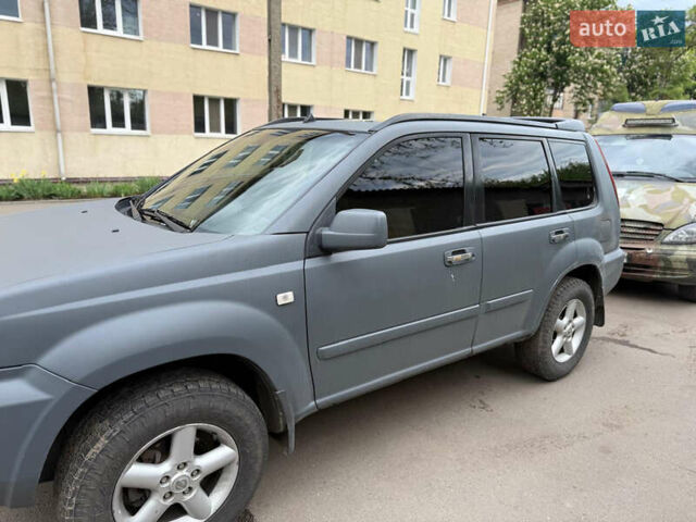 Серый Ниссан ИксТрейл, объемом двигателя 0 л и пробегом 360 тыс. км за 4700 $, фото 2 на Automoto.ua