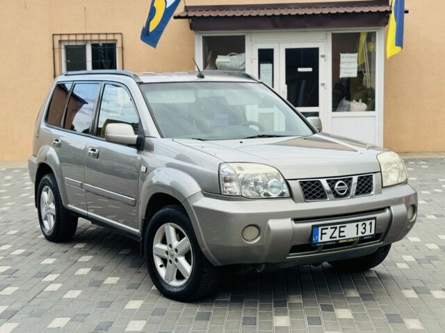 Серый Ниссан ИксТрейл, объемом двигателя 2.2 л и пробегом 170 тыс. км за 4250 $, фото 1 на Automoto.ua