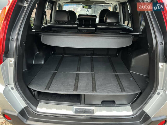 Серый Ниссан ИксТрейл, объемом двигателя 2.5 л и пробегом 155 тыс. км за 8750 $, фото 51 на Automoto.ua