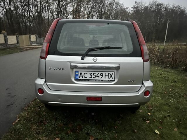 Серый Ниссан ИксТрейл, объемом двигателя 2.2 л и пробегом 267 тыс. км за 4400 $, фото 6 на Automoto.ua