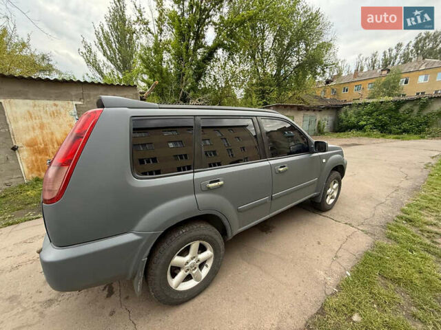 Серый Ниссан ИксТрейл, объемом двигателя 0 л и пробегом 360 тыс. км за 4700 $, фото 1 на Automoto.ua