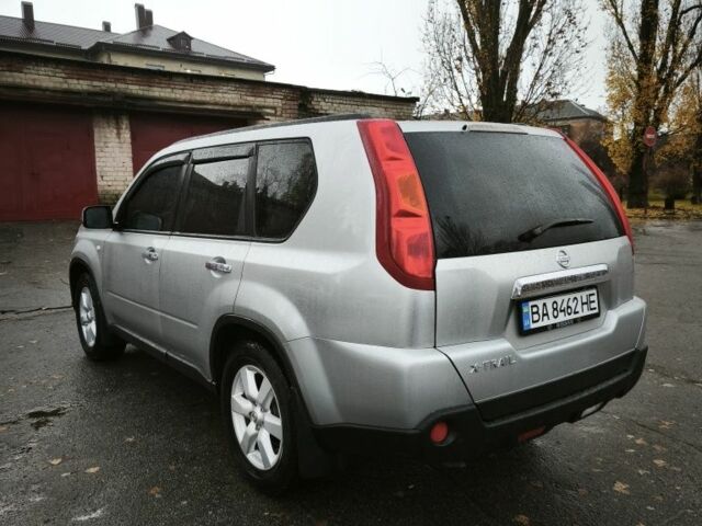 Сірий Ніссан ІксТрейл, об'ємом двигуна 2.5 л та пробігом 295 тис. км за 8200 $, фото 3 на Automoto.ua