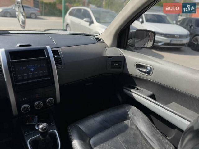 Сірий Ніссан ІксТрейл, об'ємом двигуна 2 л та пробігом 266 тис. км за 6999 $, фото 12 на Automoto.ua