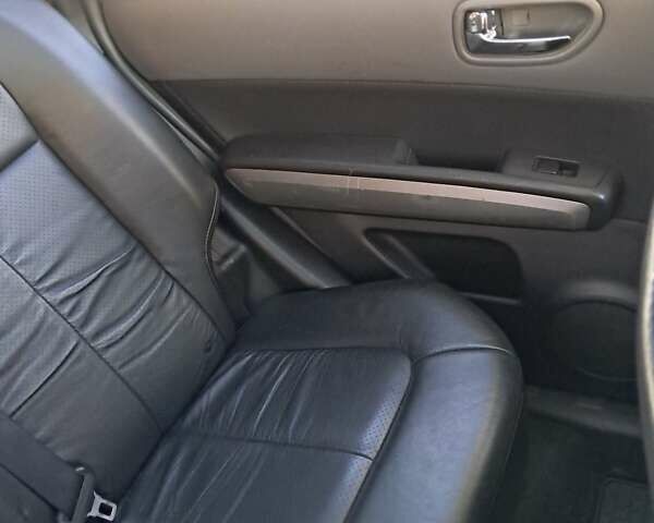 Серый Ниссан ИксТрейл, объемом двигателя 2 л и пробегом 207 тыс. км за 10000 $, фото 15 на Automoto.ua