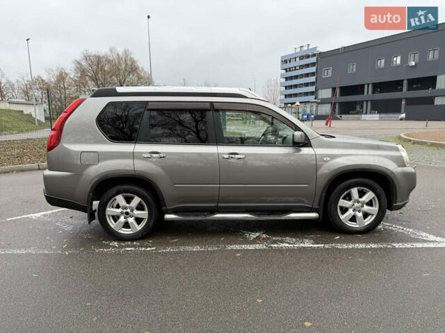 Сірий Ніссан ІксТрейл, об'ємом двигуна 2 л та пробігом 239 тис. км за 8200 $, фото 7 на Automoto.ua