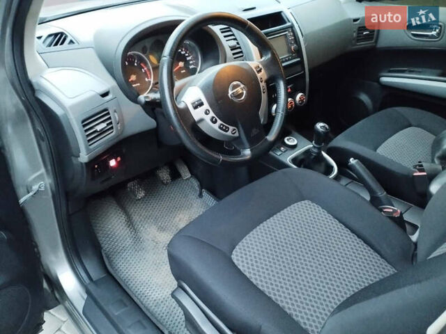 Серый Ниссан ИксТрейл, объемом двигателя 2 л и пробегом 220 тыс. км за 9700 $, фото 19 на Automoto.ua