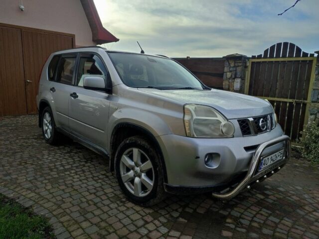 Серый Ниссан ИксТрейл, объемом двигателя 2 л и пробегом 230 тыс. км за 7950 $, фото 1 на Automoto.ua