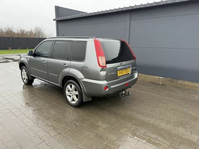 Серый Ниссан ИксТрейл, объемом двигателя 2.2 л и пробегом 150 тыс. км за 2500 $, фото 4 на Automoto.ua