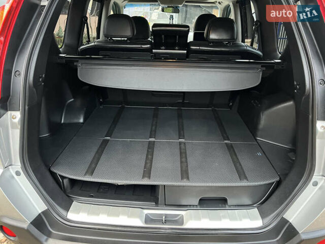 Серый Ниссан ИксТрейл, объемом двигателя 2.5 л и пробегом 155 тыс. км за 8750 $, фото 50 на Automoto.ua