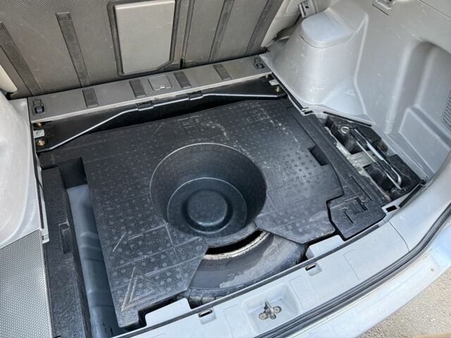 Серый Ниссан ИксТрейл, объемом двигателя 2.2 л и пробегом 297 тыс. км за 4950 $, фото 23 на Automoto.ua