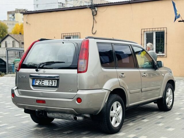 Серый Ниссан ИксТрейл, объемом двигателя 2.2 л и пробегом 170 тыс. км за 4250 $, фото 5 на Automoto.ua