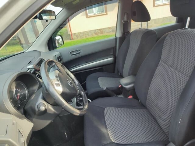 Серый Ниссан ИксТрейл, объемом двигателя 2 л и пробегом 230 тыс. км за 7950 $, фото 3 на Automoto.ua