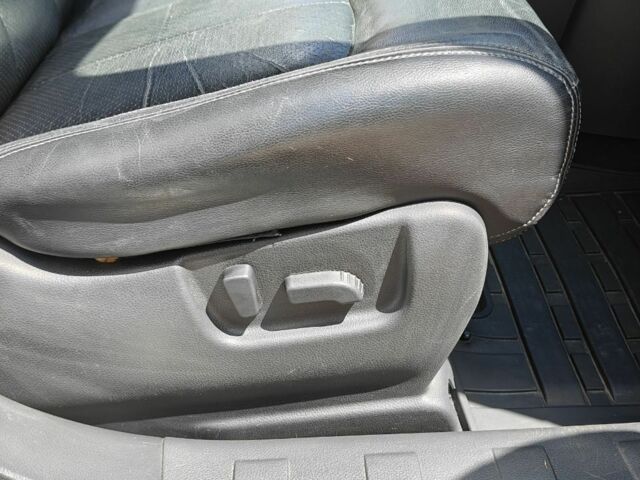 Серый Ниссан ИксТрейл, объемом двигателя 0 л и пробегом 269 тыс. км за 6200 $, фото 7 на Automoto.ua