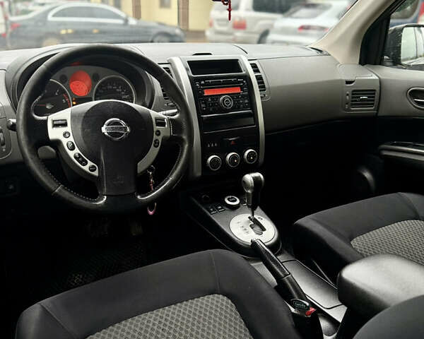 Серый Ниссан ИксТрейл, объемом двигателя 2 л и пробегом 204 тыс. км за 9650 $, фото 19 на Automoto.ua