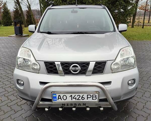 Серый Ниссан ИксТрейл, объемом двигателя 2 л и пробегом 230 тыс. км за 7900 $, фото 1 на Automoto.ua