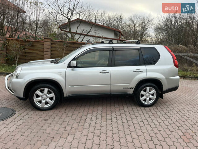 Серый Ниссан ИксТрейл, объемом двигателя 2.49 л и пробегом 155 тыс. км за 8499 $, фото 2 на Automoto.ua