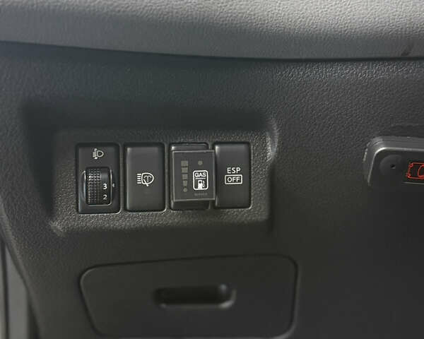 Серый Ниссан ИксТрейл, объемом двигателя 2 л и пробегом 235 тыс. км за 8300 $, фото 21 на Automoto.ua