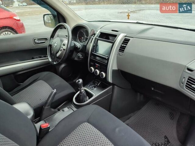 Серый Ниссан ИксТрейл, объемом двигателя 2 л и пробегом 230 тыс. км за 7900 $, фото 17 на Automoto.ua