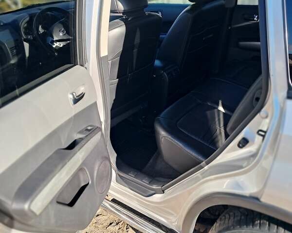 Серый Ниссан ИксТрейл, объемом двигателя 2 л и пробегом 207 тыс. км за 10000 $, фото 7 на Automoto.ua