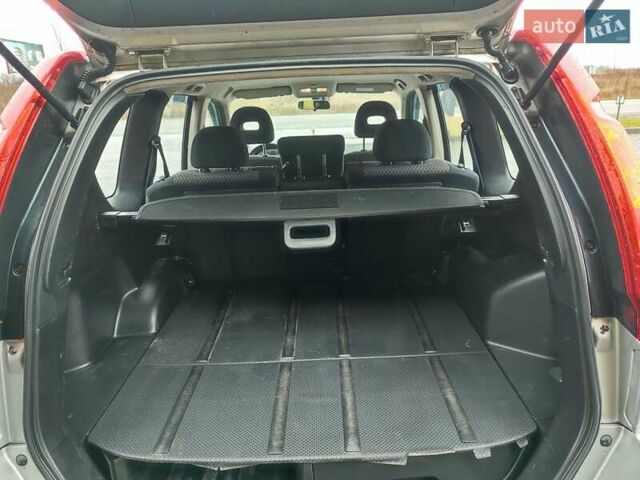 Серый Ниссан ИксТрейл, объемом двигателя 2 л и пробегом 230 тыс. км за 7900 $, фото 26 на Automoto.ua