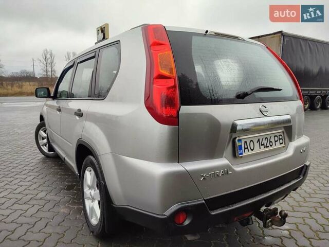 Серый Ниссан ИксТрейл, объемом двигателя 2 л и пробегом 230 тыс. км за 7900 $, фото 9 на Automoto.ua